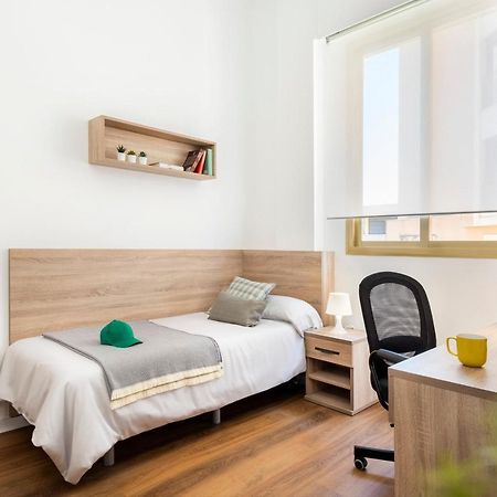 Micampus Armendariz Student Residence Sevilla Eksteriør bilde