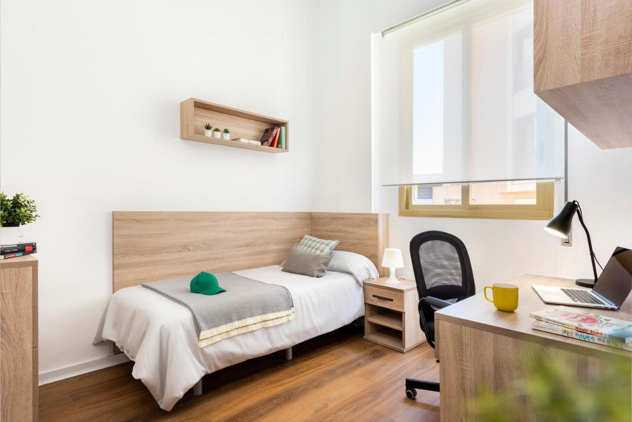 Micampus Armendariz Student Residence Sevilla Eksteriør bilde