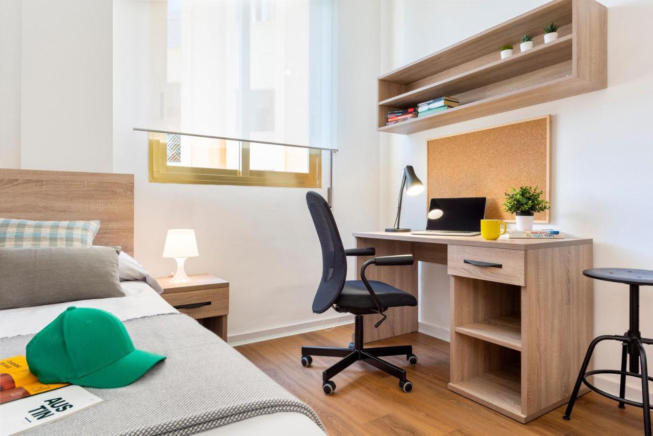 Micampus Armendariz Student Residence Sevilla Eksteriør bilde