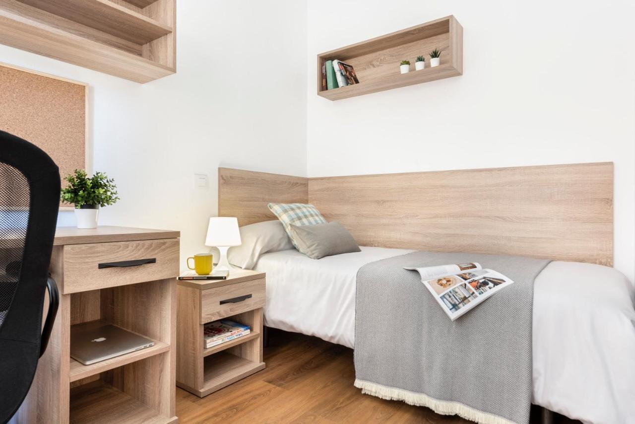 Micampus Armendariz Student Residence Sevilla Eksteriør bilde